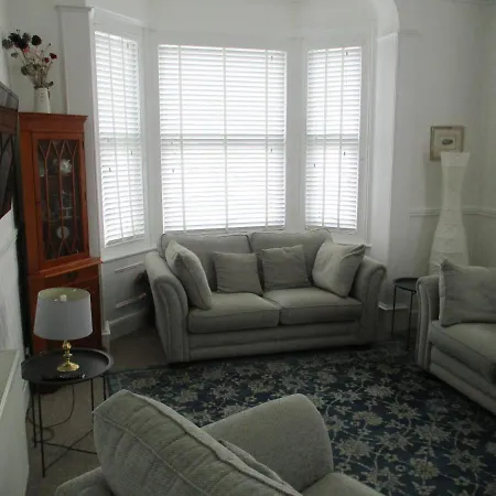Lovely Spacious 3 Bedded First Floor Apartment Ryde  Exterior photo