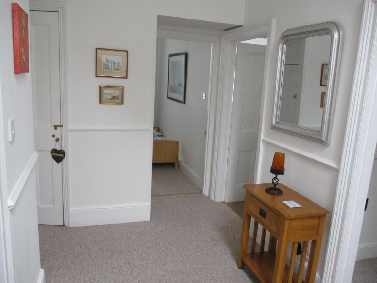 Lovely Spacious 3 Bedded First Floor Apartment