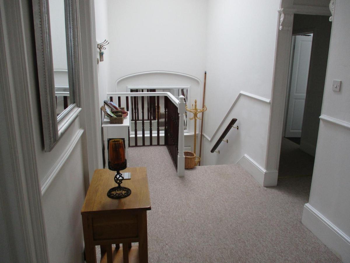 Lovely Spacious 3 Bedded First Floor
