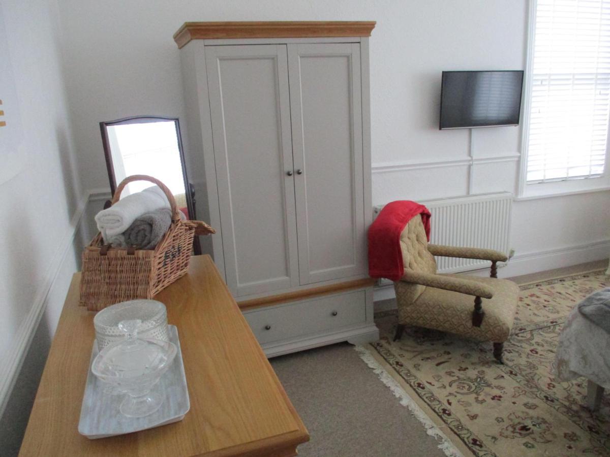 Lovely Spacious 3 Bedded First Floor Apartment