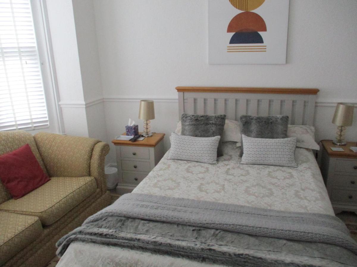Lovely Spacious 3 Bedded First Floor