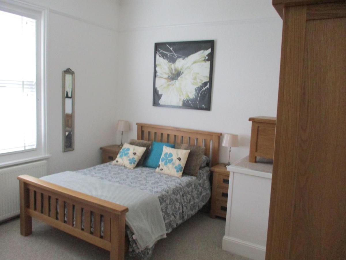 Apartment Lovely Spacious 3 Bedded First Floor *