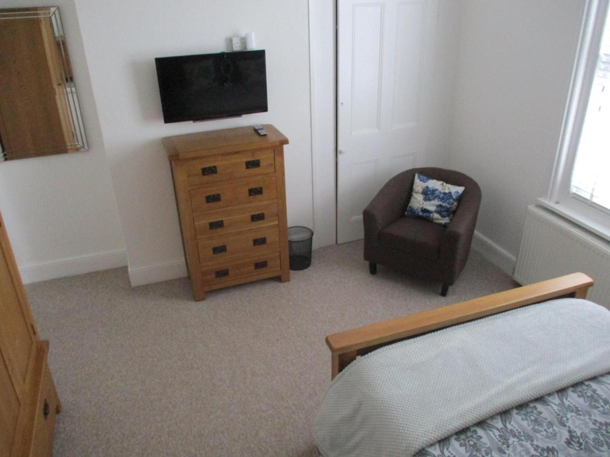 Apartment Lovely Spacious 3 Bedded First Floor *