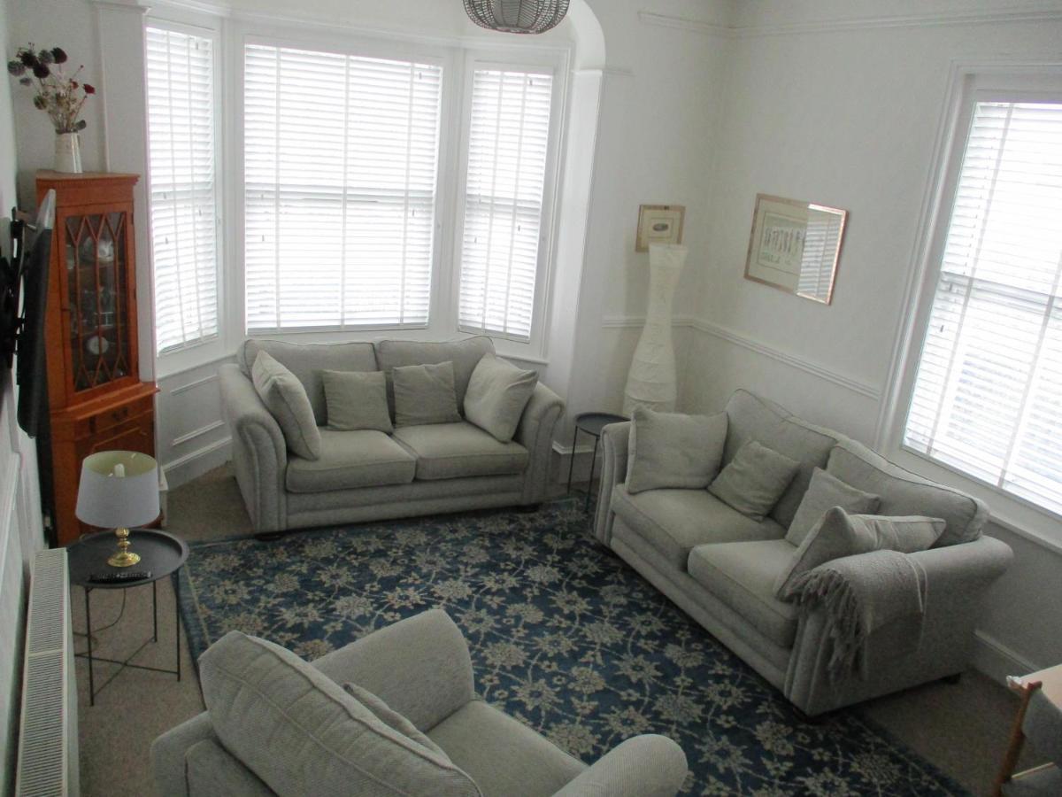 Lovely Spacious 3 Bedded First Floor Apartment