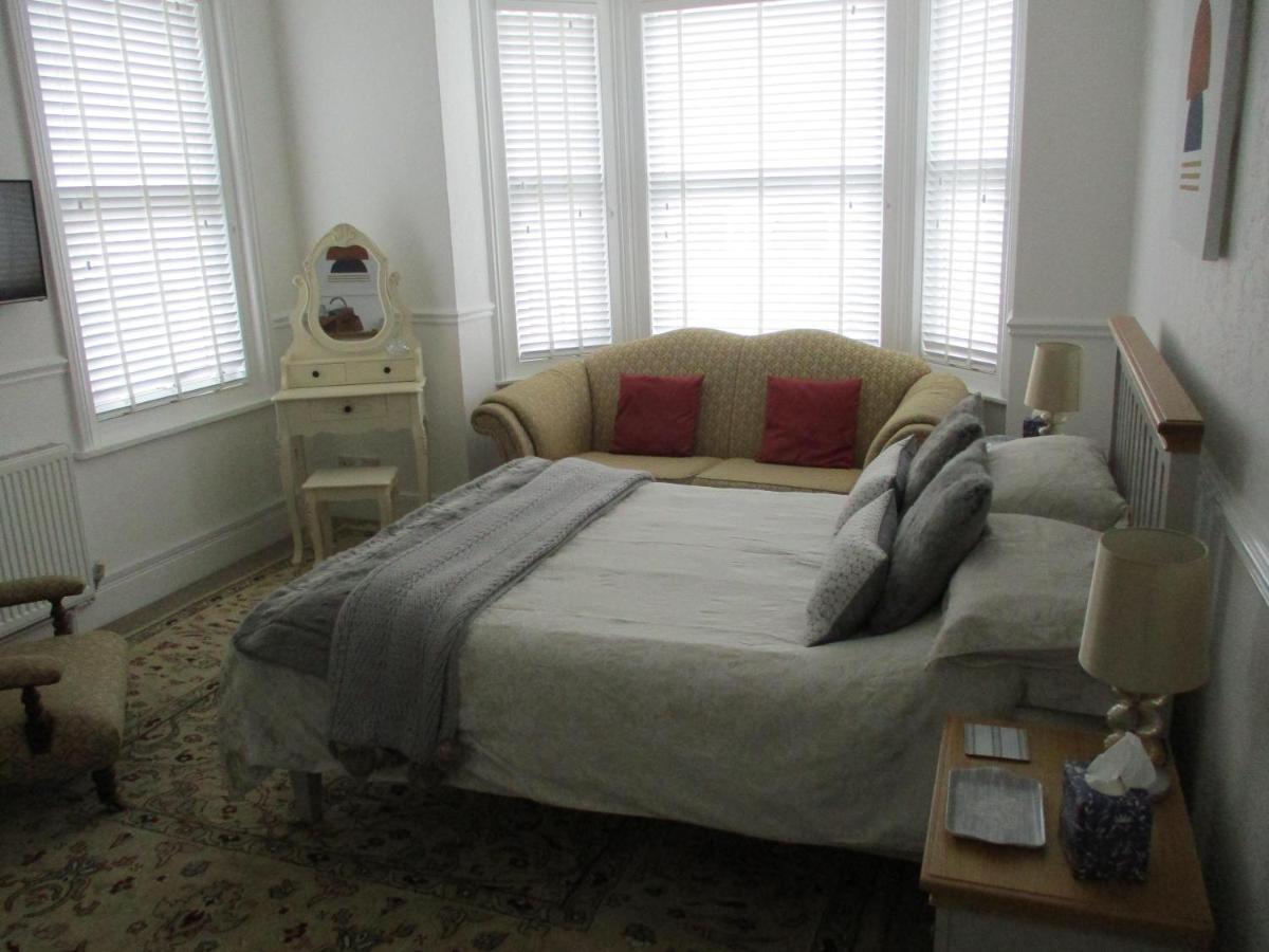 Apartment Lovely Spacious 3 Bedded First Floor *