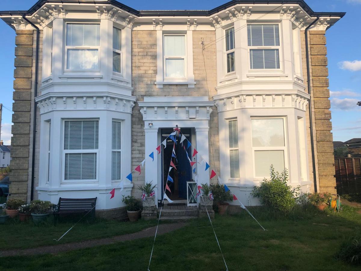 Lovely Spacious 3 Bedded First Floor Apartment